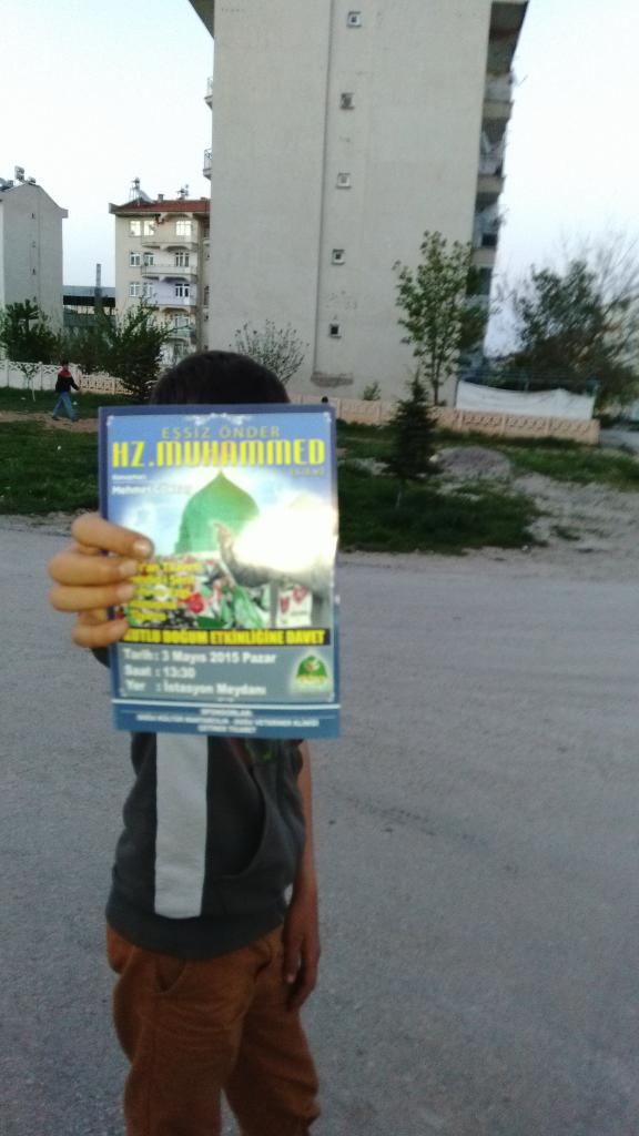 fedaisi_n's tweet photo. Siz Kutlu Doğum Afişlerini Yırtsanız Bile Biz Yılmadık Yılmayacagız Yere Göğe Her Tarafa Asacagız http://t.co/iq2qV4s75t