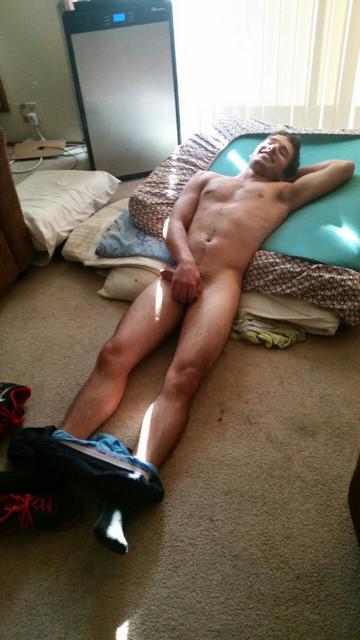 JustGayPorn's tweet photo. Naughty Gay Cock http://t.co/3HRhGchI7M