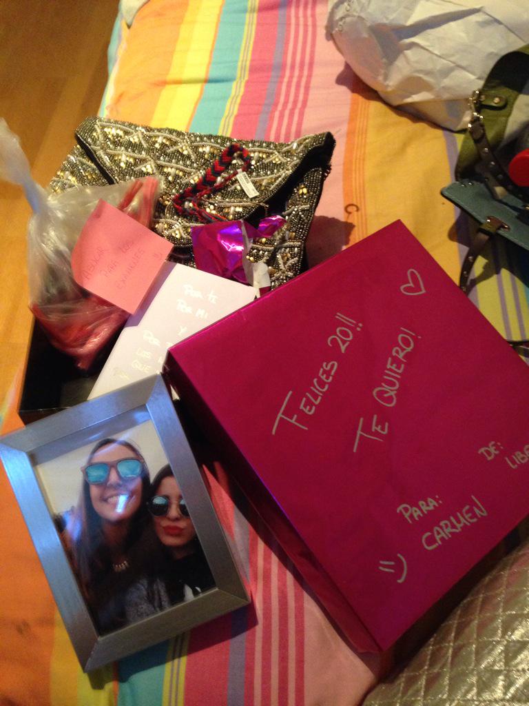 Niniti1's tweet photo. Mil gracias por ser tú, no hay nada más que decir! Te quiero muchooo! @liibertad http://t.co/7qh1pFQ5FG