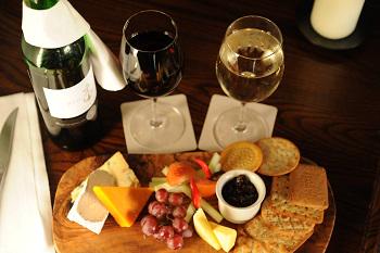 crown_goostrey's tweet photo. We have some great wines to accompany our specials this week! #pubs #apring #wine http://t.co/tLuj9mrnWx