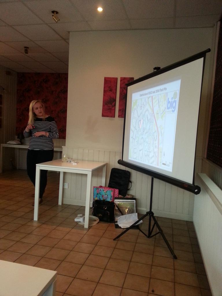 digbrom's tweet photo. Joanne telling us all the info from the brom digging http://t.co/Or387MvgIo