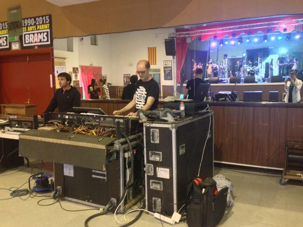 evetaevitaeva's tweet photo. 1,2 provant... Ja estem a #montagut #festamajormontagut15 #horadejoglar #equiptecnic http://t.co/0I5WmDiHbP