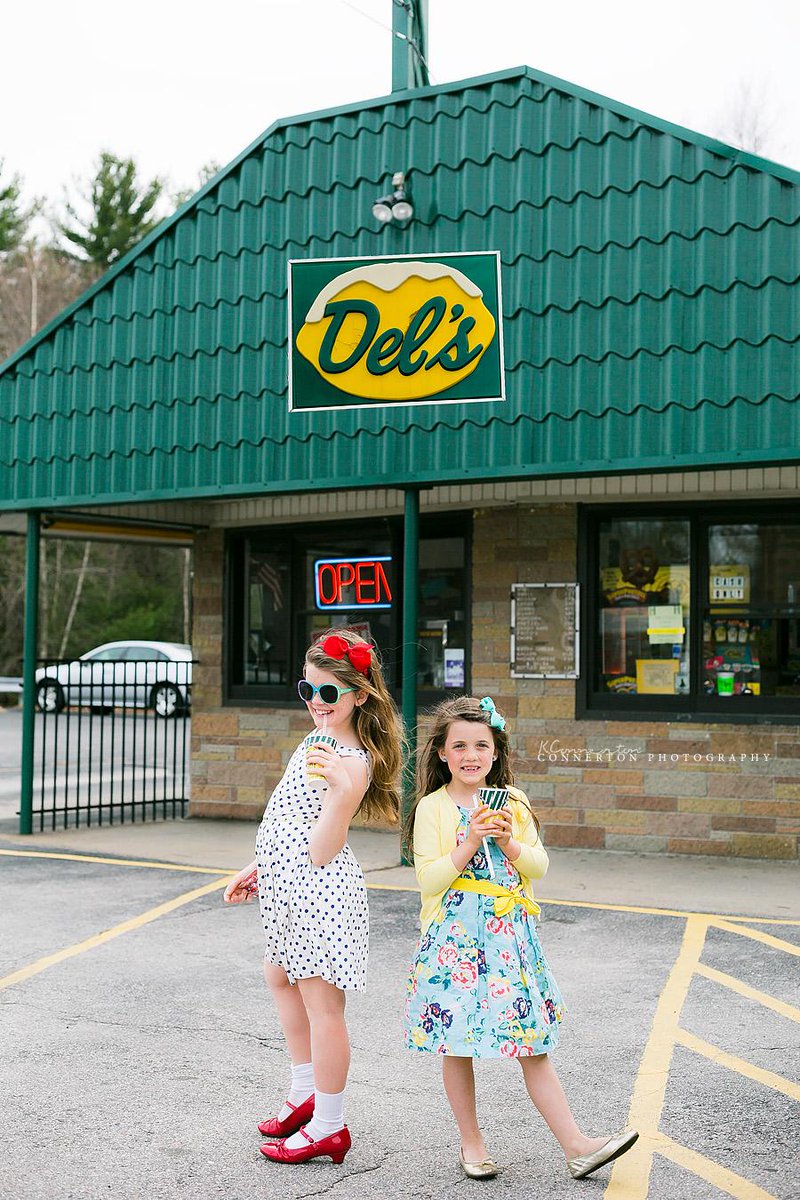 K_Connerton's tweet photo. Summer 2015 We are Ready For You! First Stop: @DelsLemonade http://t.co/8jWThZ6oAE