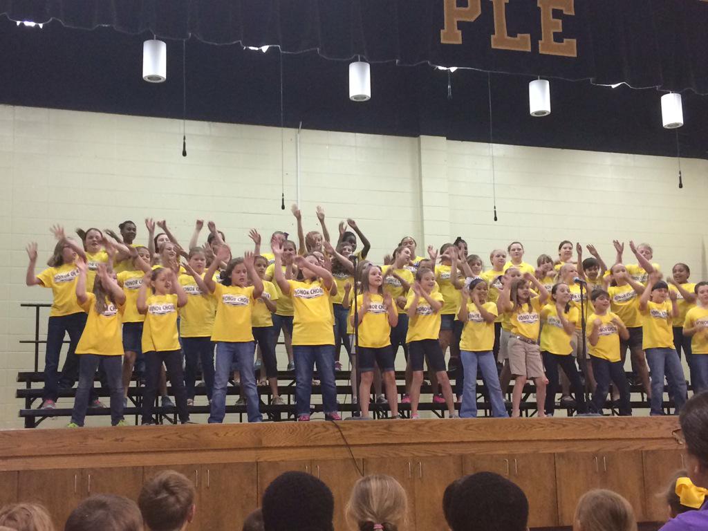 PurvisLower's tweet photo. Enjoying a great performance by @PurvisUpper Honor Choir!! http://t.co/D4GAS0mWru