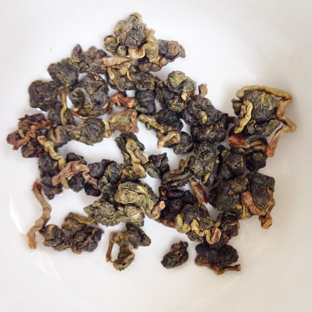 CSinensisClub's tweet photo. Morning #tea: 5 grams of the "Nut Tea" roasted high mountain #oolong from J-TEA. http://t.co/xBinYYqXuD http://t.co/yPVZfQHukU