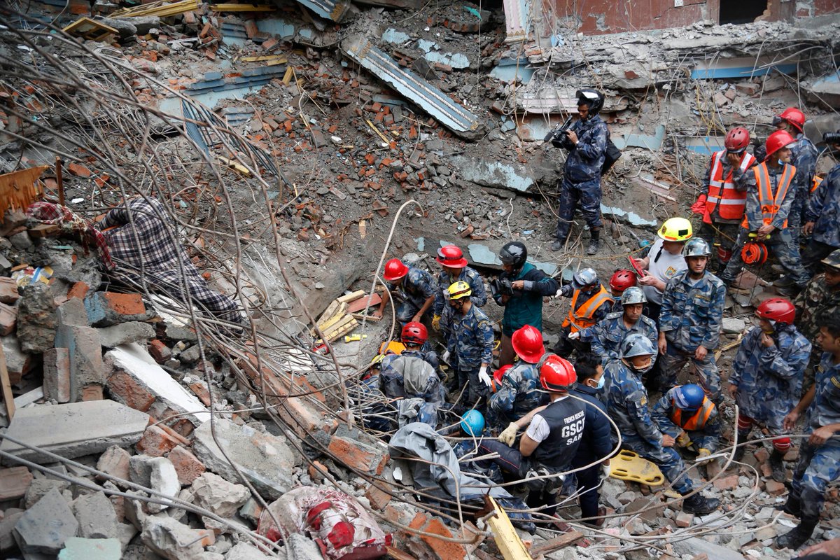 Número de muertos por terremoto en Nepal supera los 6 mil noticieros.televisa.com/mundo/1504/num…