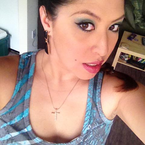 mersxx's tweet photo. When I have to adult & get fleeked the f*** out #hairtwist #makeup #jiggypants #earrings #onpoint #nofiltergame ๐ http://t.co/cL68UauSrI