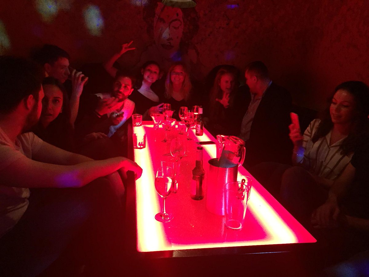 Jack_AAG's tweet photo. The AAG gang saying goodbye to @Olivia_AAG A massive thank you for everything over the last 3 years! http://t.co/TkIjAUjwCq