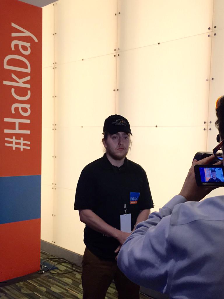 hackthehood's tweet photo. Now it's time for #HacktheVision's @YSNLEO4100 to meet the press @InfyFoundation #HackDay, #InfosysConfluence http://t.co/zfIdupw2Go