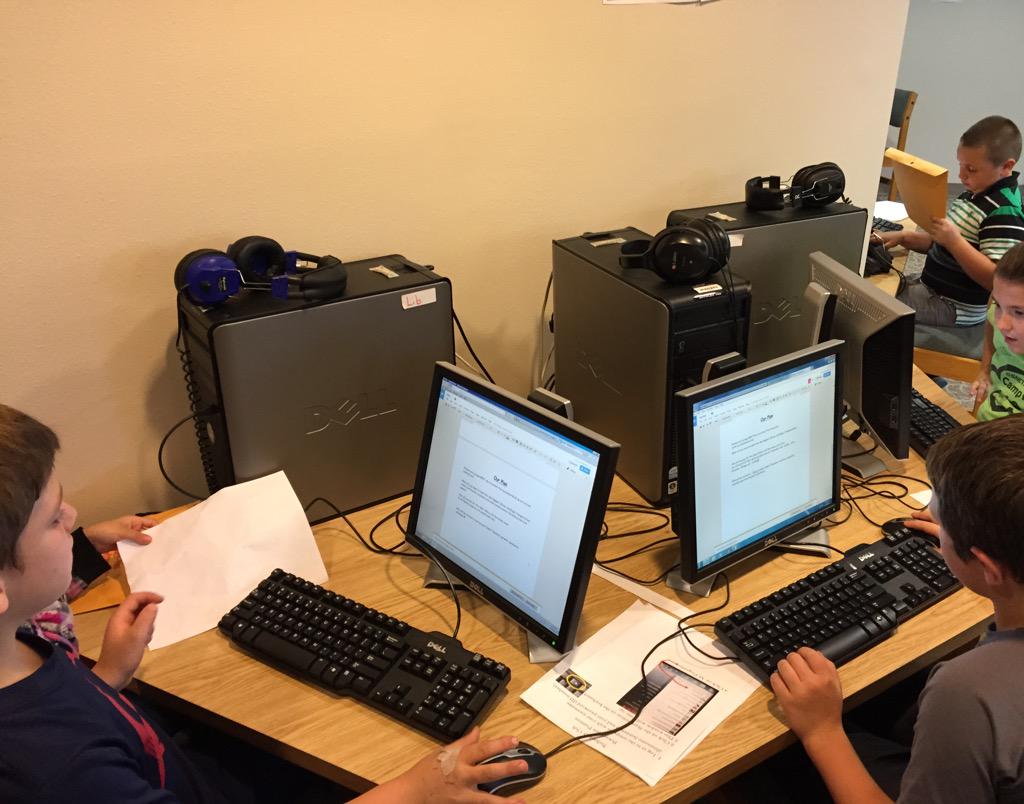 LinzHart33's tweet image. 3rd graders using google docs for their final PBL project #gettingtechy @pve3rdgrade @PrairieViewES