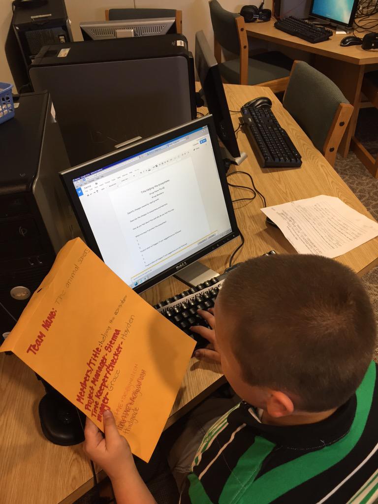 LinzHart33's tweet image. 3rd graders using google docs for their final PBL project #gettingtechy @pve3rdgrade @PrairieViewES