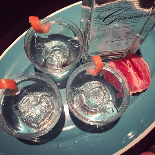 wineauxx's tweet photo. Making the 'stroom less dull. #geraniumgin http://t.co/WwIH3ZUX04 http://t.co/Inw17Y0BGD