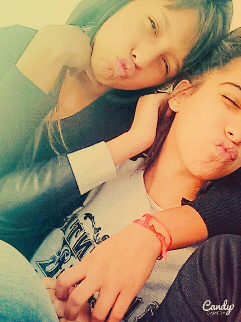 jazmiin_candela's tweet photo. Piquito para las que nos quieren y para las que no también (8 😘
#💋 #Picotee http://t.co/o7Z2DysVwu
