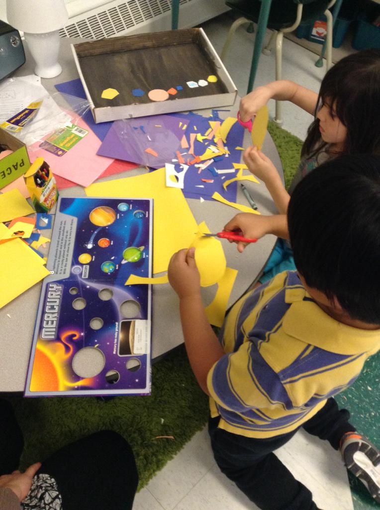mrshammsclass's tweet photo. Genius hour in kindergarten, @StevensonElem http://t.co/TGA7aAGQid