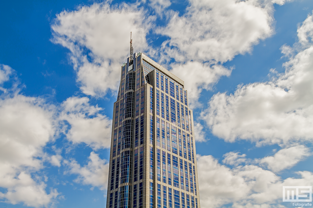 FonsMaasTW's tweet photo. Prachtfoto “@010byday: "@marcvanderstelt: @ManhattanRdam in #Rotterdam http://t.co/HNHRJz2tHG"” #Milleniumtoren #Weena #skyscraper #skyline