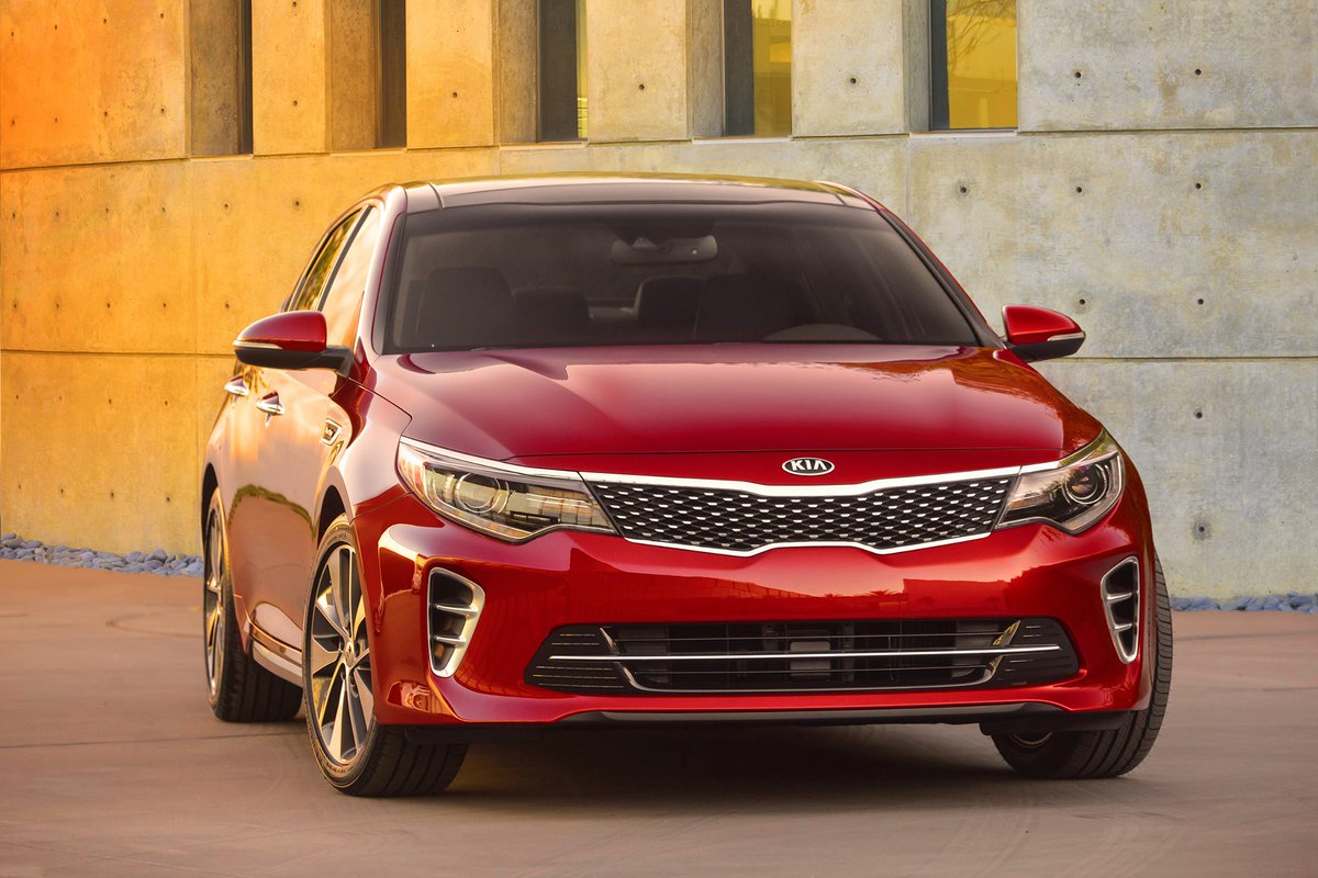 Edmarkauto's tweet photo. The new KIA #Optima sitting pretty. #EdmarkKia http://t.co/pLBMWhbISM http://t.co/tsk3tPE7Qd