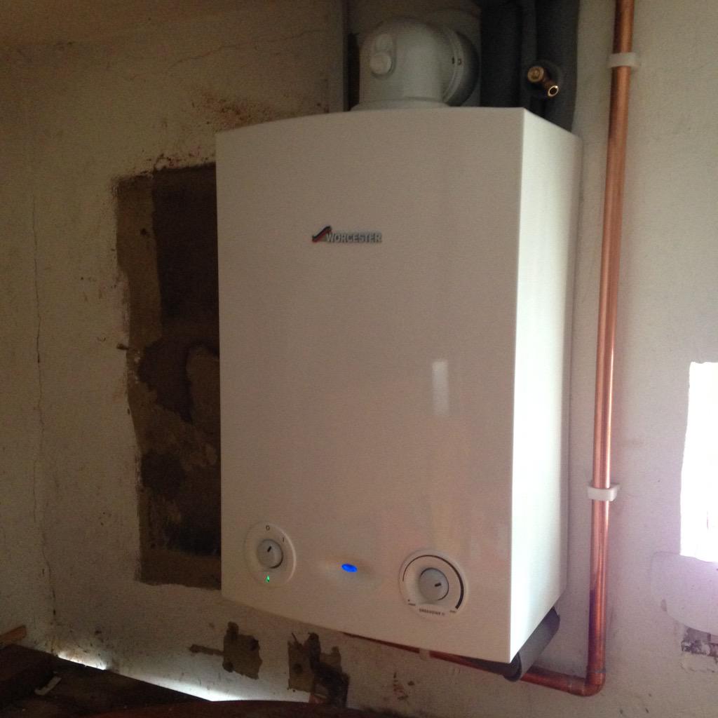 Ready2Plumble's tweet photo. @heatingyourhome the brilliant 24ri + proper installation = happy customer #7YearGuarantee http://t.co/z8WnqanqFp