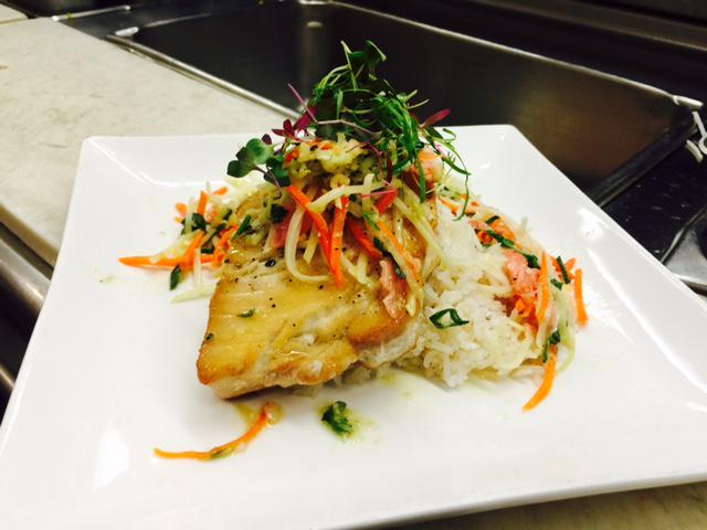 sevensbargrill's tweet photo. Seared tombo tuna, warm green papaya salad, coconut jasmine rice, togarashi http://t.co/bEBiApFygE