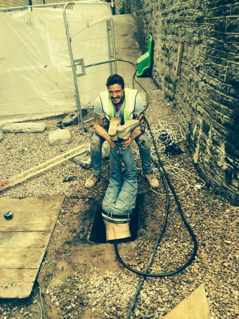 bendowsell's tweet photo. How u clean drains #willdowhateveritellhim http://t.co/q0N6F4SvBB
