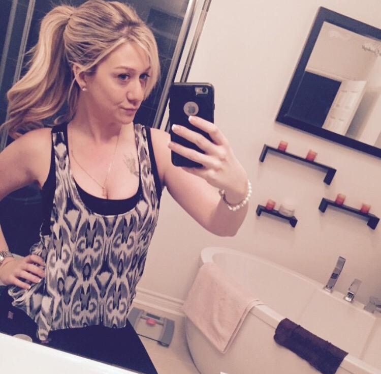 jenanickless's tweet photo. @newcountry94 mirror selfie for Luke Bryan http://t.co/HjARGME9Ly