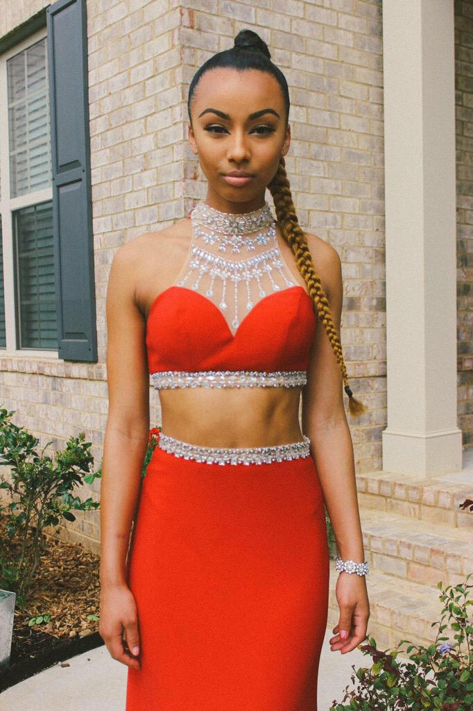prompics2k15_'s tweet photo. Makeup on FLEEK 😍💅🏽 #Prom2k15 ✨
(@prsmrtn_) http://t.co/M8PpqZYEeU