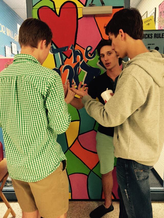 lilbuzz4's tweet photo. Anchors already getting prepped for the JV BUZZ!! 📹🎥⏳📺💾 http://t.co/PEzqm0I1B6