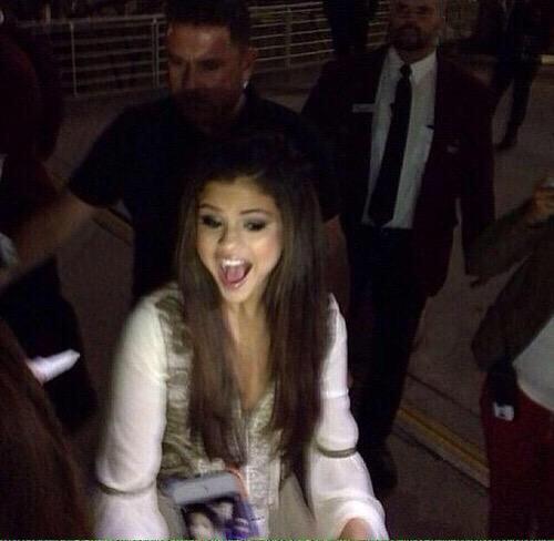 gomezstime's tweet photo. When selena gomez sees her fans http://t.co/IEbK5r2VrA