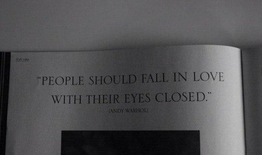 GabiWincester's tweet image. Люди должны влюбляться с закрытыми глазами :3