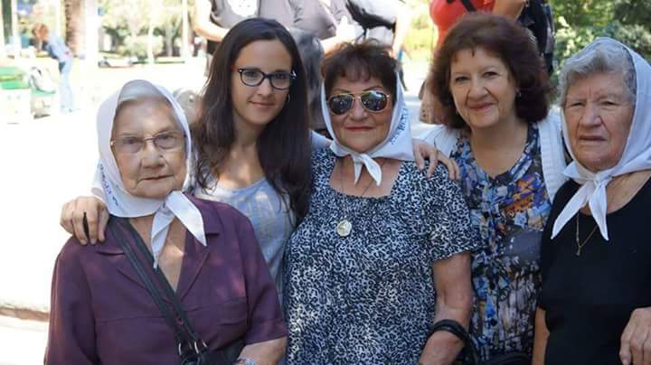 natybrite's tweet photo. @InfojusNoticias #PrimeraMarcha María Assof-Margarita Guerrero-Agustina Corvalan #MadresMza @virtudesds http://t.co/aoot9YIwJW