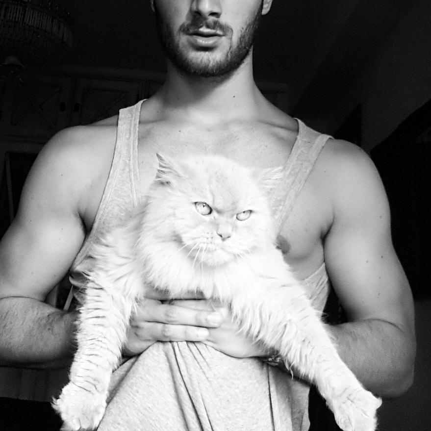 sensillocons's tweet photo. Un Canguro SuperTierno http://t.co/gPvwD04O3d