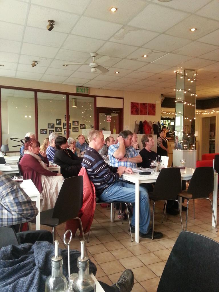 digbrom's tweet photo. Some of our lovely volunteers http://t.co/7hPfv1Eg95