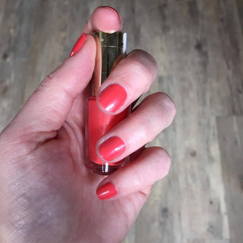 Morgen op t programma; de bruiloft van GJ&amp;I met een tikkeltje koraal! Ben er klaar voor! #bruiloft #koraal