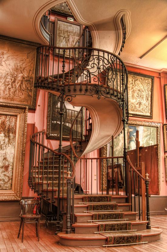 RemodelingAHome's tweet photo. These stairs are SO cool! We love this victorian-style. #interiordesign #stairs #Victorian #vintage http://t.co/ZUGPELgYyS