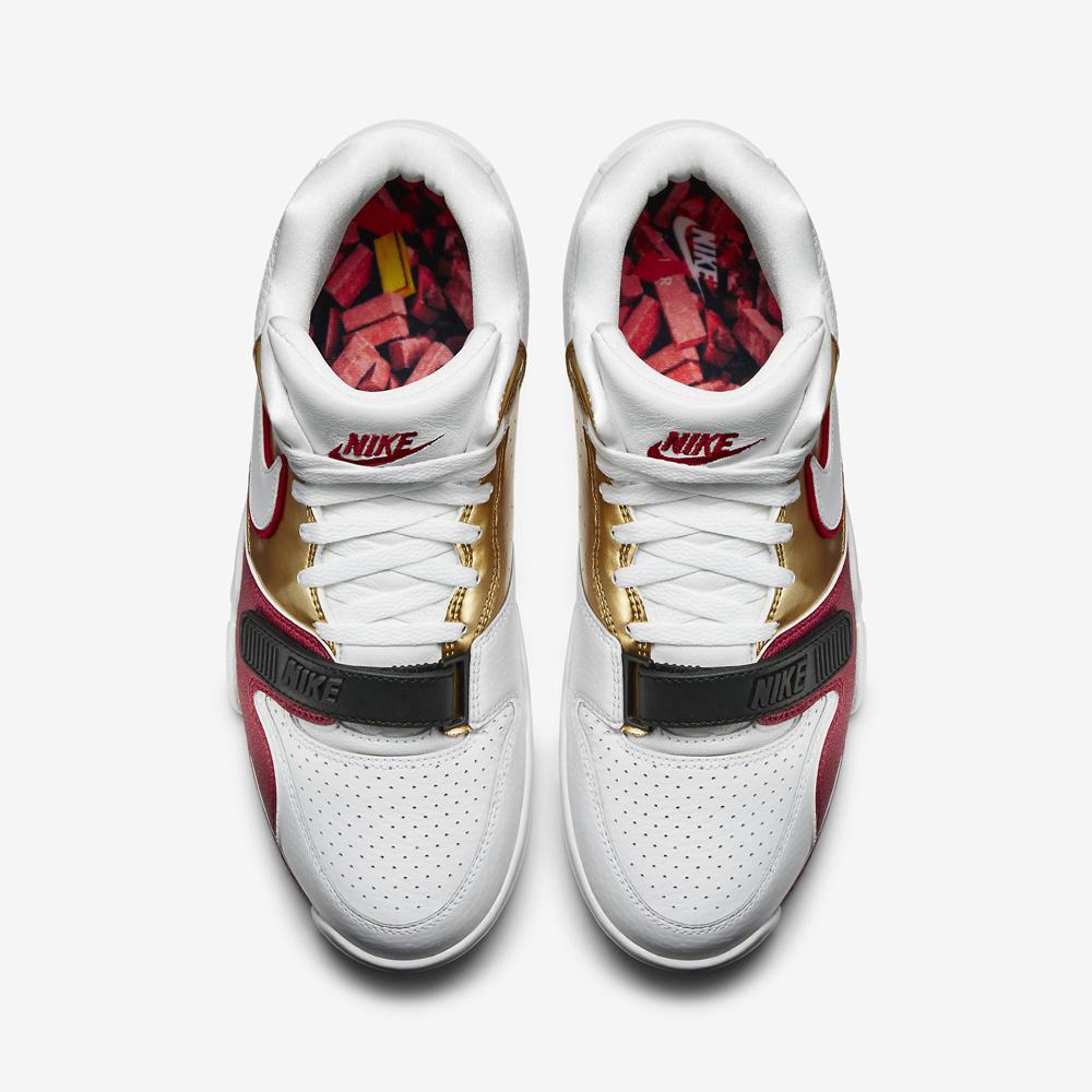SneakerShouts's tweet photo. "Jerry Rice" gets honored with these Nike Air Trainer 1's. Dropping in limited quantities tomorrow at @ShoePalace http://t.co/67JUYnRVih