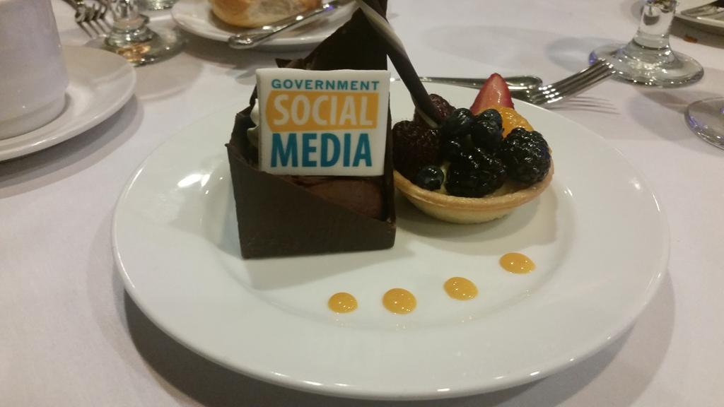 laarocho's tweet photo. #GSMCON Thanks for Dessert! Very Clever idea #ThinkReno @Gabef8FLY @wubinas http://t.co/PkxzuU3sS7