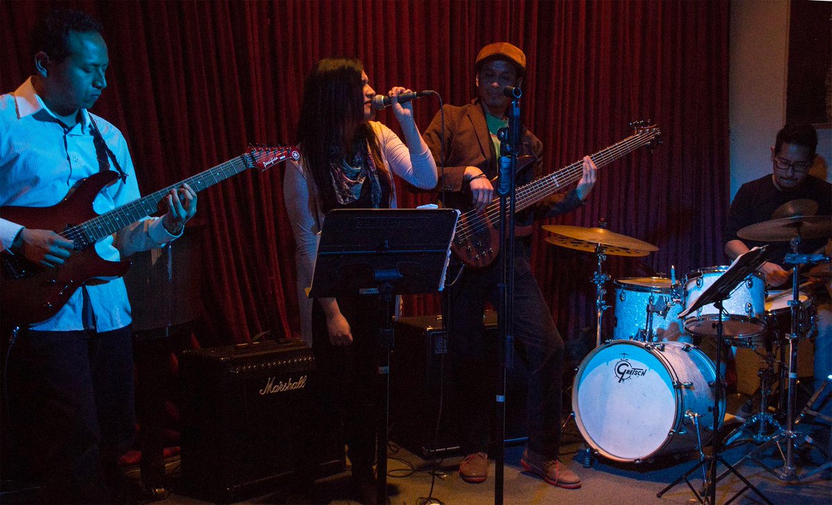 BlueAlterf's tweet photo. "En cierto modo, la vida es como el jazz... es mejor cuando improvisas".
@kapagamudeco1 @Sarahgmdc08 @DanieBlind @adr http://t.co/muYTRqGA3j
