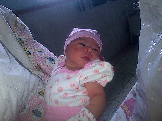 saulcrespo1's tweet photo. La princesa de la casa nació hoy a las 2:30 y peso 3 y medio .mi bebe te amo gracias por a ver llegado . http://t.co/4dVHrv4jOO