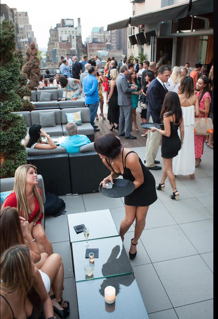 MonarchLounge's tweet photo. Come To Monarch Rooftop For Afterwork Drinks and Try Our New Menu!!! #HappyHour #Rooftopbar http://t.co/Q2I3QsVqoL