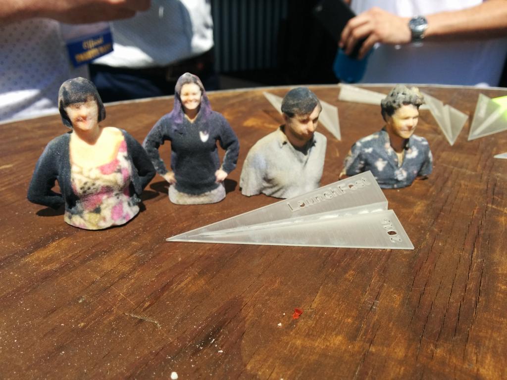 Checking out the 3D scans of the #launchfest team created by <a href="/ScandyCo/">Scandy</a>!