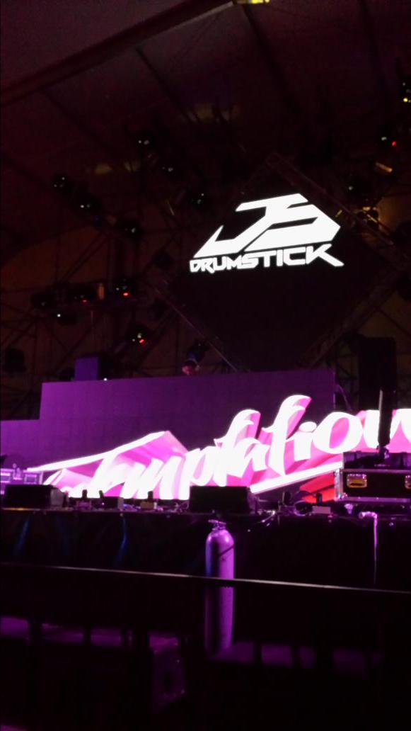 Aqui <a href="/DrumstickLive/">Drumstick Live</a> <a href="/dj_cach/">Jose Alvarez</a> abriendo el #LifeTemptation !! <a href="/EDMFeverRadio/">EDM FEVER RADIO</a>