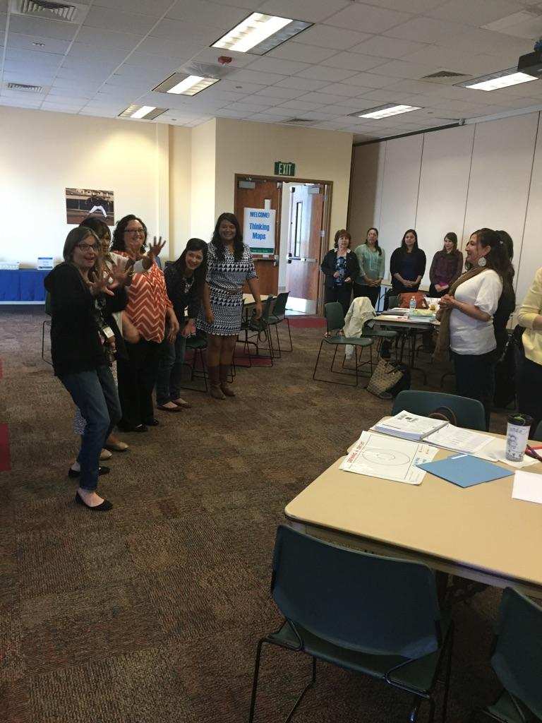LGoldmann_AA's tweet photo. Firing those neurons with the neuron bump! @ThinkingMaps #TeamSISD http://t.co/OsVpU7xfaJ