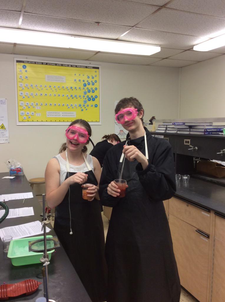 kaustinOOB's tweet photo. Making soap with CP chemistry students #organicchemistry #OOBTWEETS #JoePutOnYourGoggles http://t.co/POW4eiPfPA