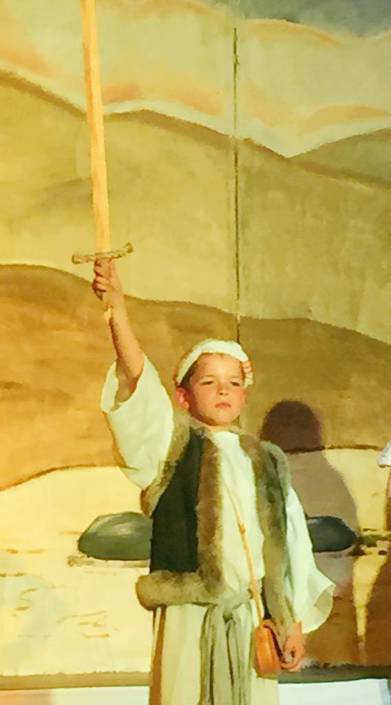 _statementuk's tweet photo. So proud of my son &amp; all the other children at the school play tonight! Such a special happy school @ChintSchool 💚 http://t.co/HwxUtSHcyJ