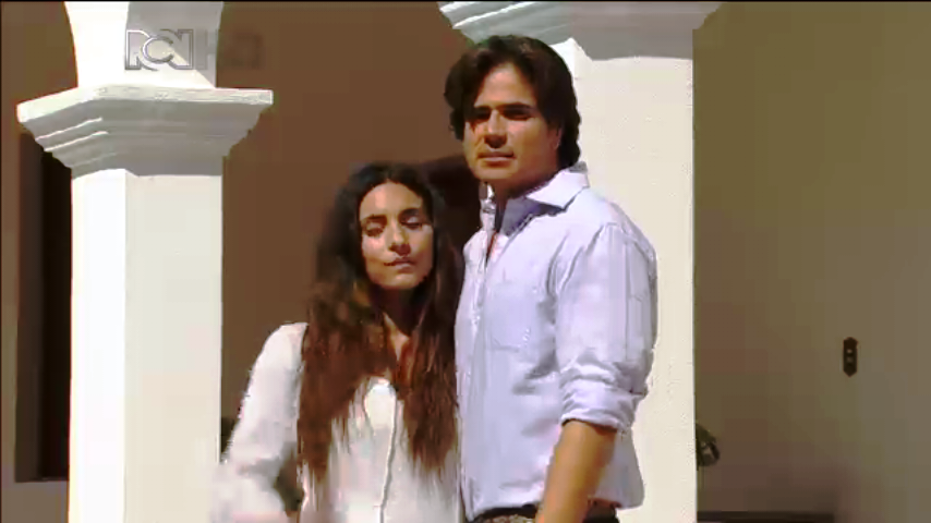 DaniArenasCol's tweet image. Capturas y Collages 4 d #CorazonIndomable x @CanalRCN #10CAP con #LosChulitos @DanArenas @anabrendac @CARLOSOCHOARCN