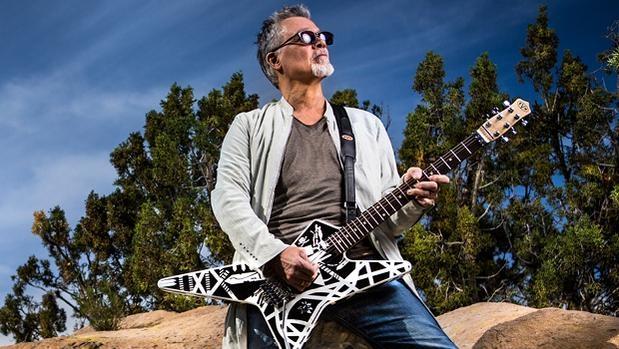 lucapassera28's tweet photo. The awesome van halen❤👍🎶 http://t.co/RLnlG51kVq