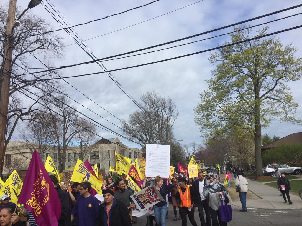 tuftslabor's tweet photo. @BostonGlobe @32BJ_SEIU @bostonherald NO PEACE NO JUSTICE #jumboinjustice #nocutsattufts http://t.co/TX7Mu9WPcE