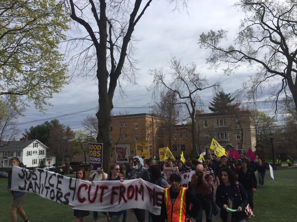tuftslabor's tweet photo. @BostonGlobe @32BJ_SEIU @bostonherald NO PEACE NO JUSTICE #jumboinjustice #nocutsattufts http://t.co/TX7Mu9WPcE