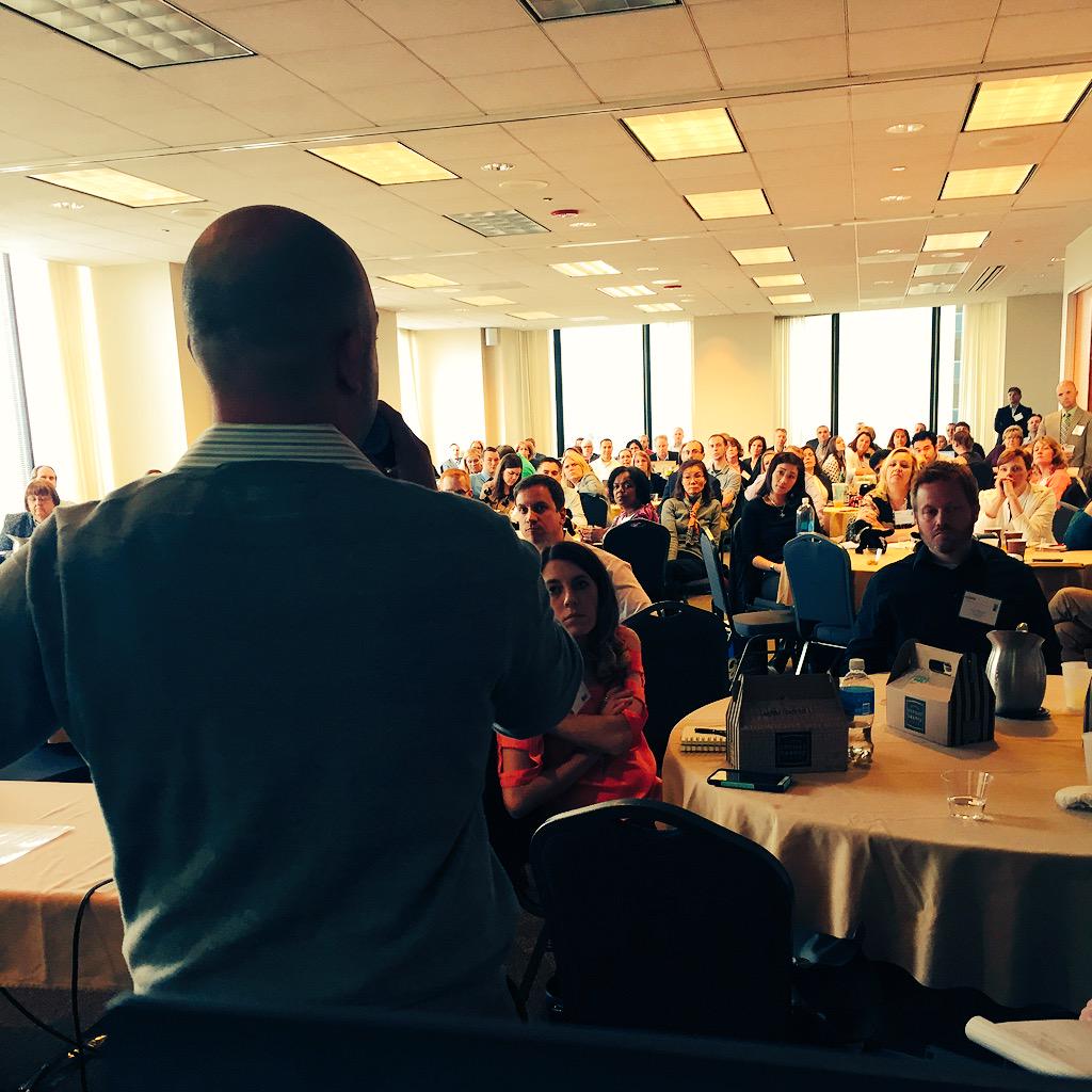 My view of <a href="/dstiefel426/">David Stiefel</a> killing it, as he showed @RECSOLU Mobile Apps this afternoon <a href="/Oracle/">Oracle</a> Chicago Summit