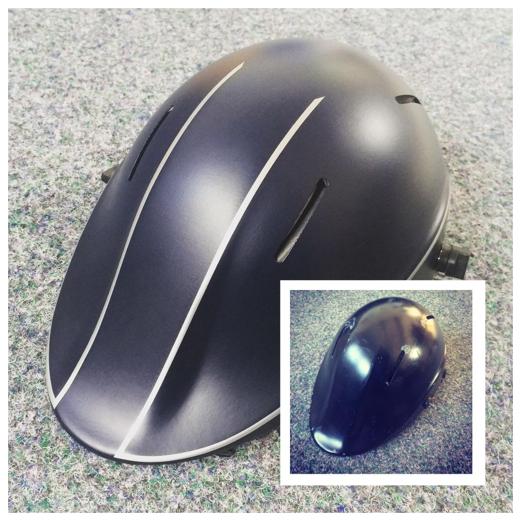 AyrtekCricket's tweet photo. Carbon Fibre shell back to as new condition after a refurb in time for the season #ColourFlip #Refurb #TLC http://t.co/cD0UxHAYuu