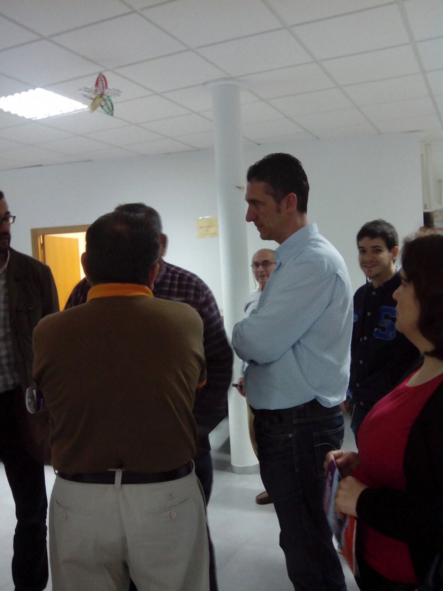 DanielMFajardo's tweet photo. Reunión en Río http://t.co/q8D9U4GS6n